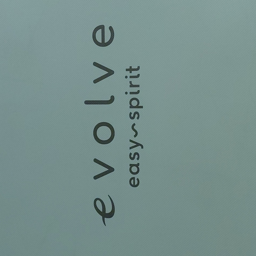 NWT Easy Spirit Evolve Beaker White and Black Athletic Shoes Size 10M - Picture 5 of 7